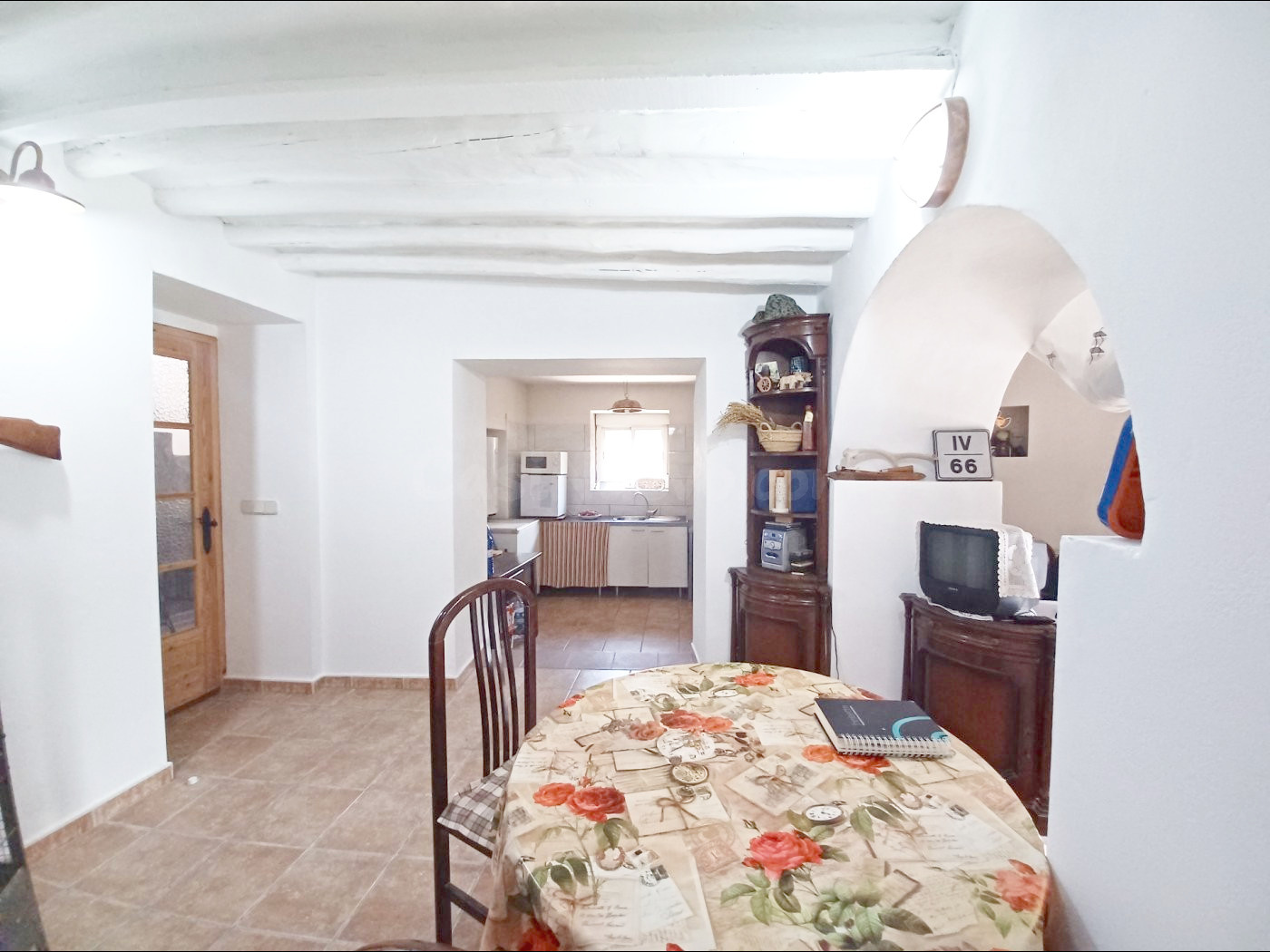 SE VENDE CASA CON COCHERA EN ABLA - foto 4