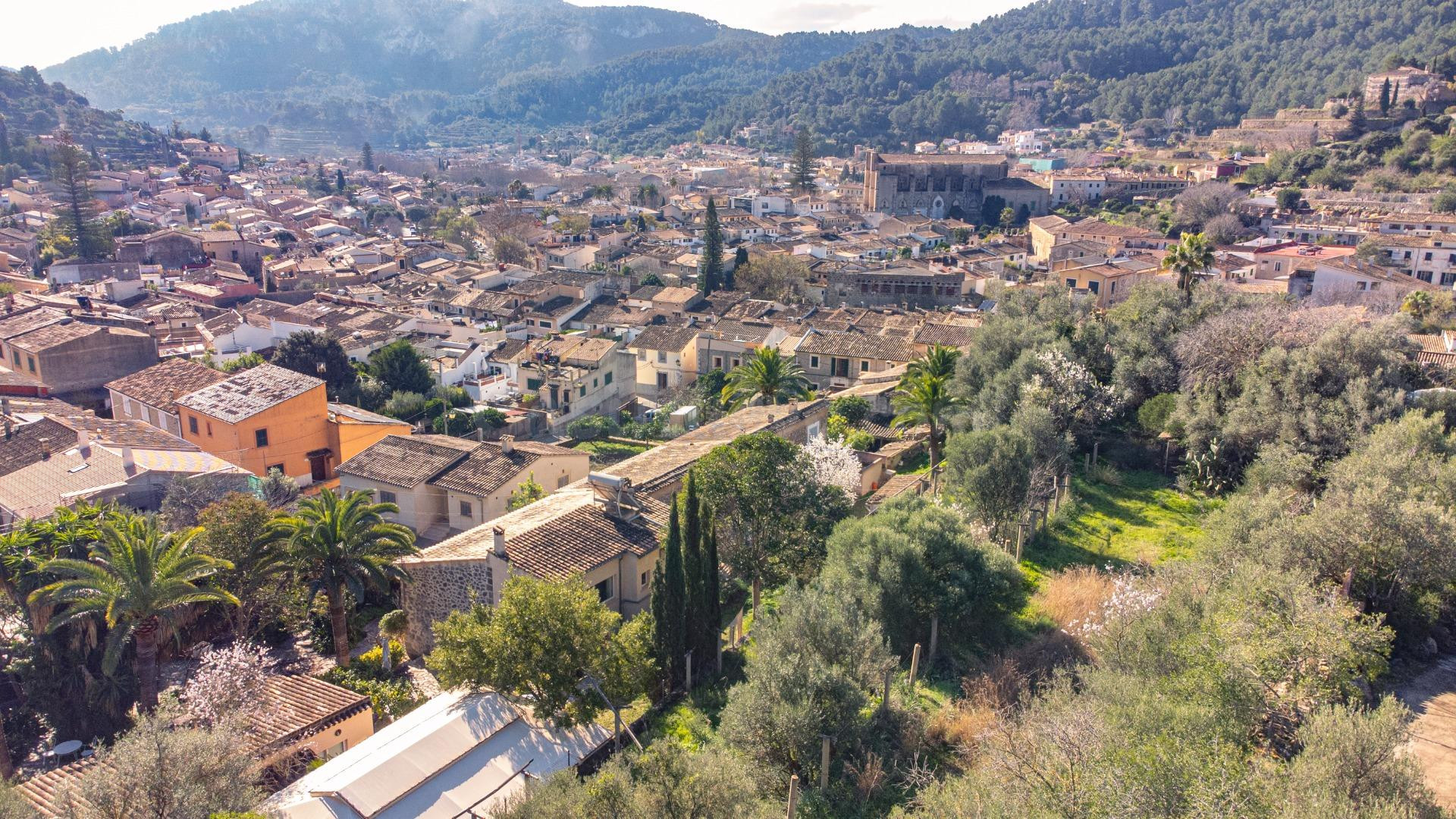 Construye tu futuro: Solar en Esporles con gran potencial y  - foto 2