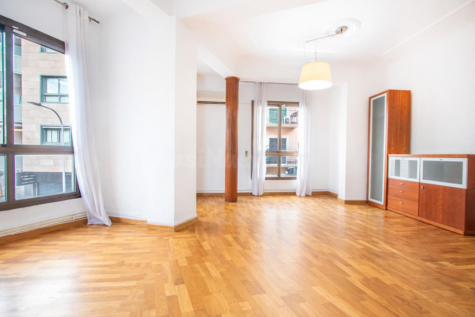 OPORTUNIDAD EN ES FORTÍ: Primer piso exterior con doble orie - foto 5