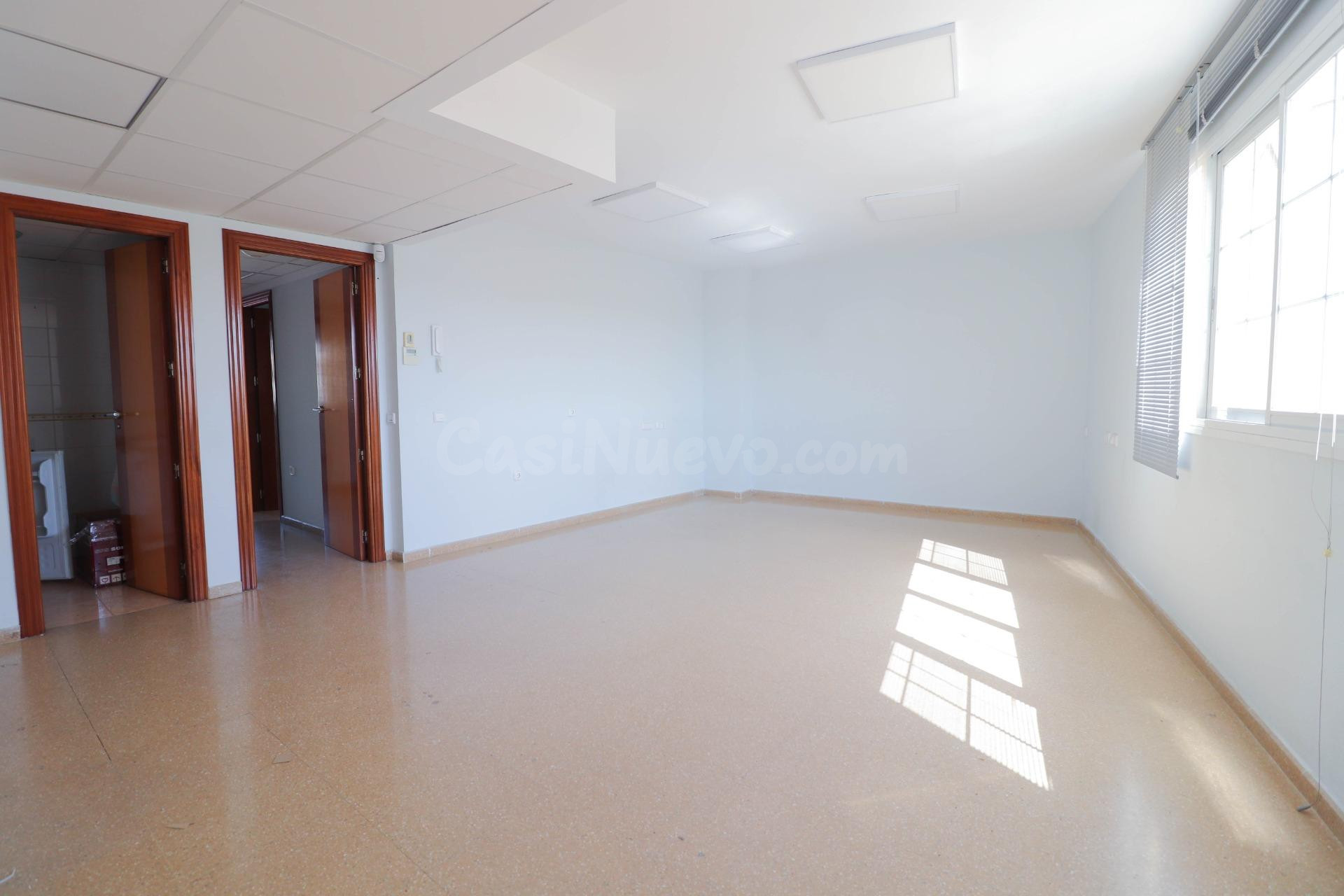 SE VENDE AMPLIA OFICINA EN VILLA INÉS - HUÉRCAL DE ALMERÍA - foto 3