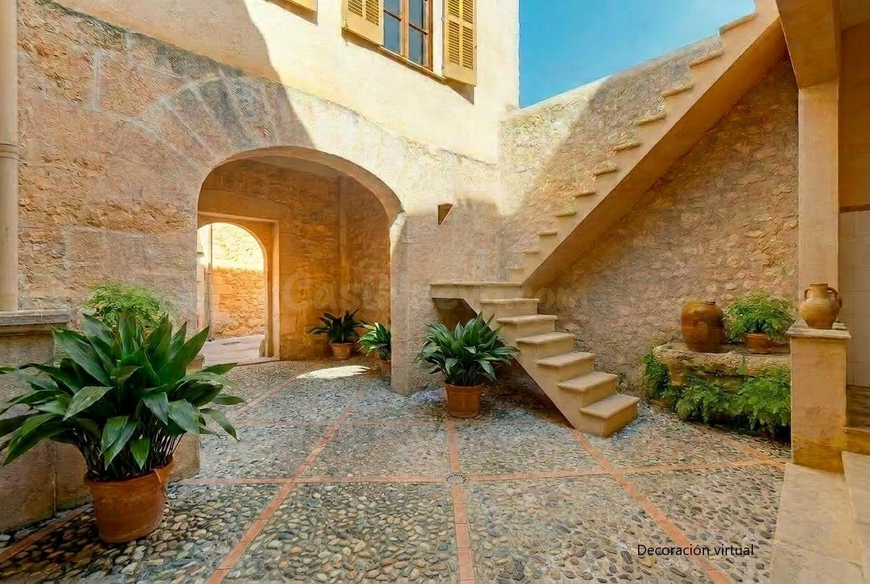 Casa mallorquina con historia en el corazón de Sineu