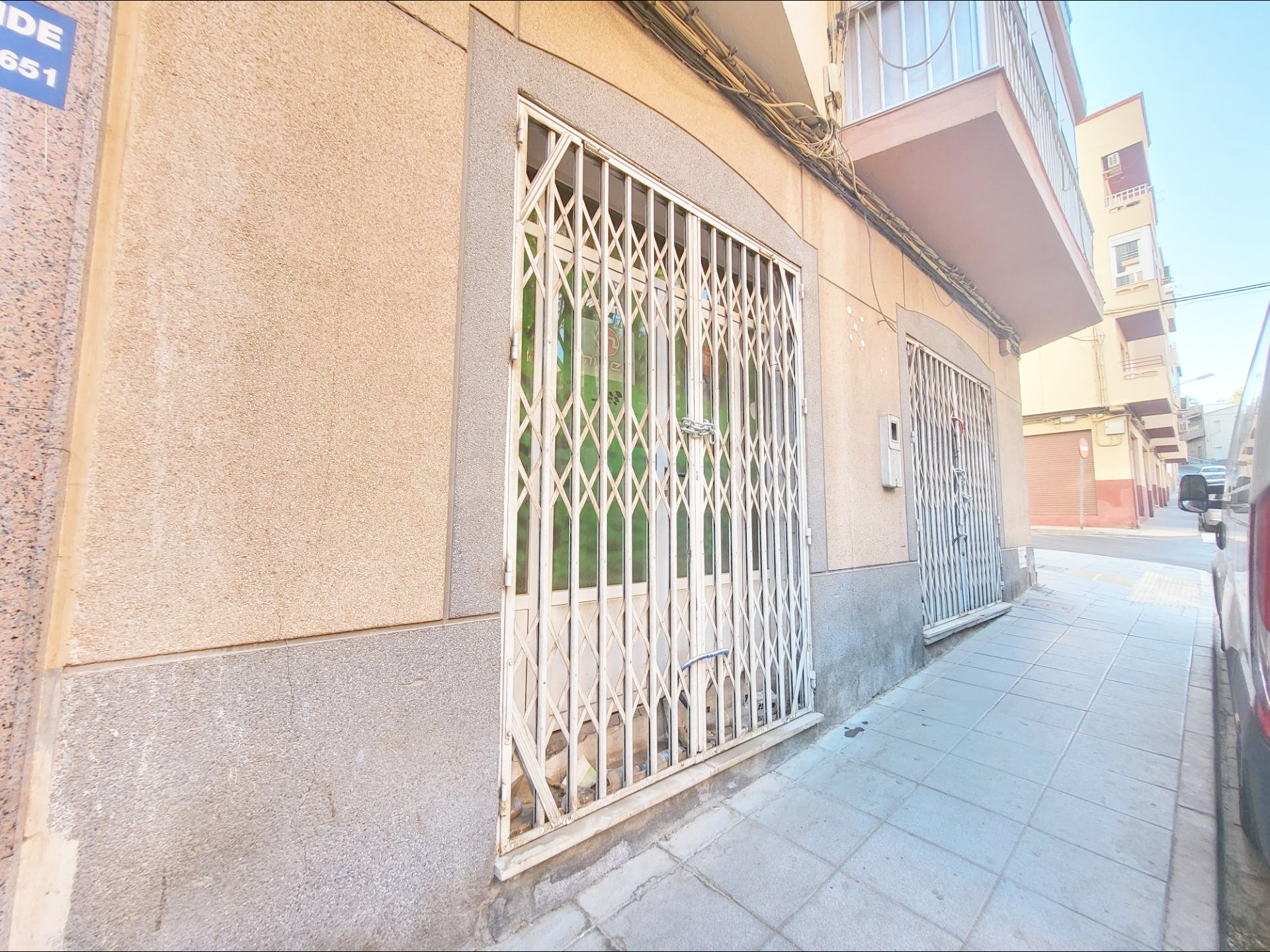SE VENDE LOCAL EN LOS ANGELES - foto 4
