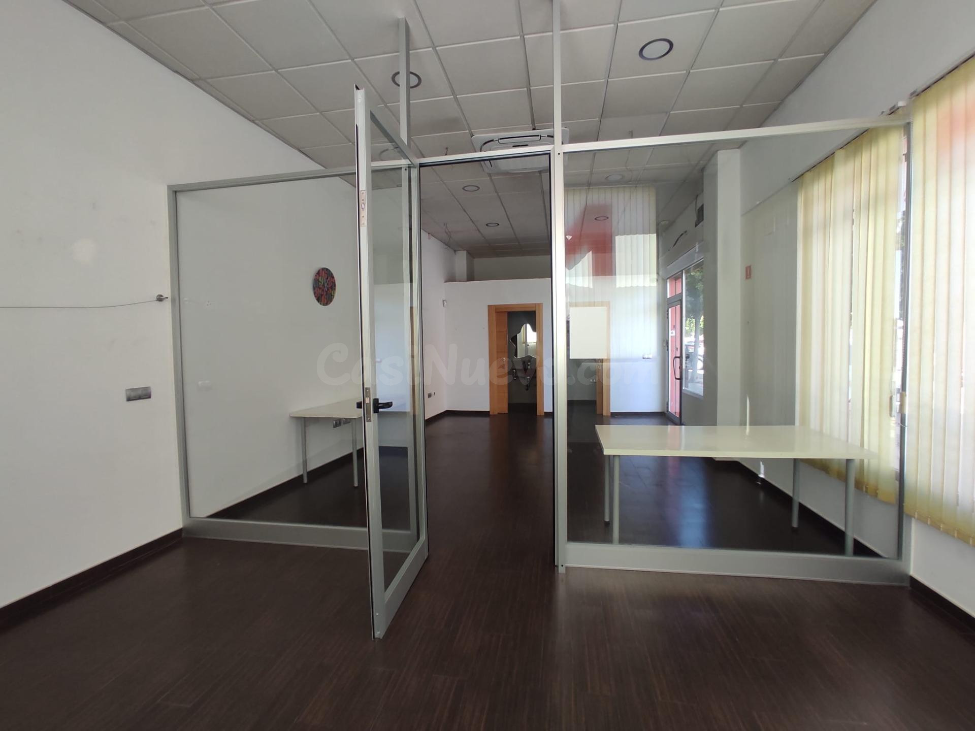 LOCAL COMERCIAL EN ALQUILER EN ARCO NORTE – ESQUINA, MUY LUM - foto 5