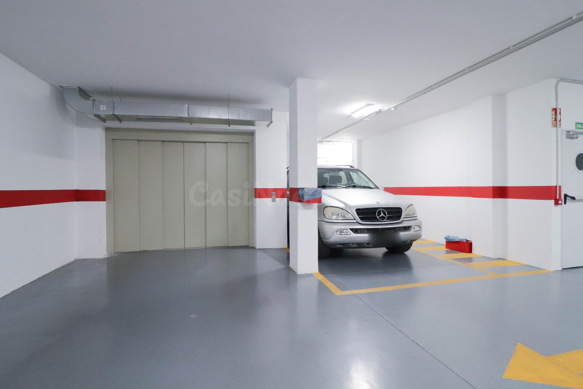 ¡Venta de Plaza de Garaje en el Centro de Almería! - foto 4