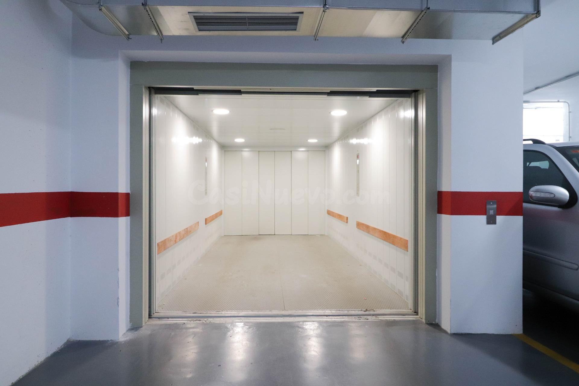 ¡Venta de Plaza de Garaje en el Centro de Almería! - foto 5