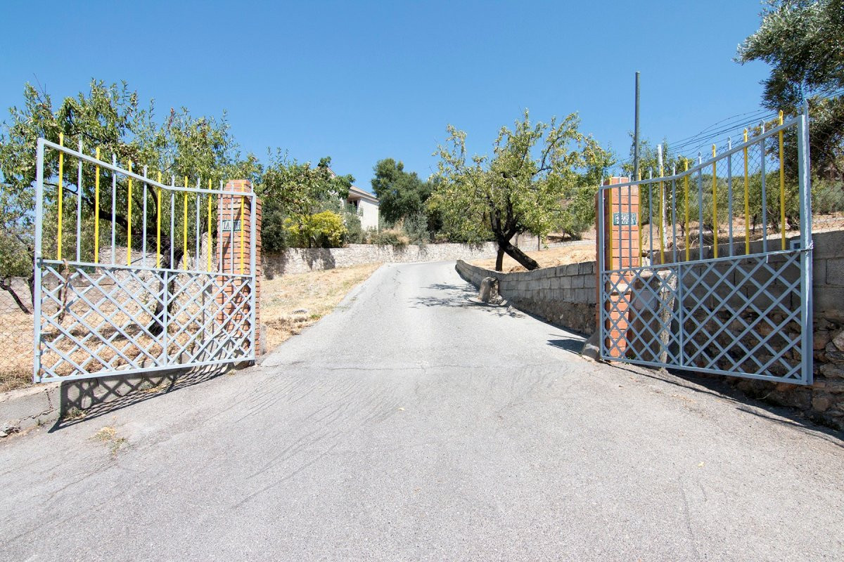 Impresionante finca en Guejar Sierra con 25123 m2 de parcela