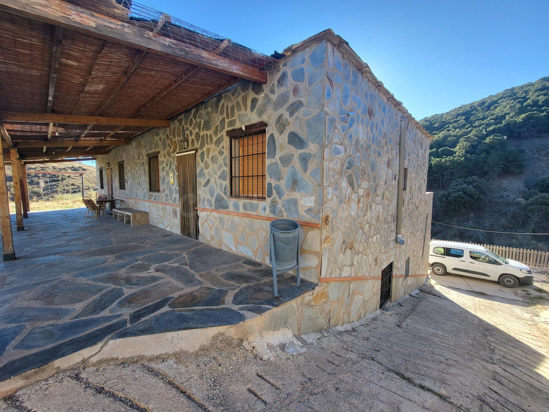SE VENDE 2 VIVIENDAS CON 7 habitaciones Y 2 BAÑOS EN EL PARQ - foto 2