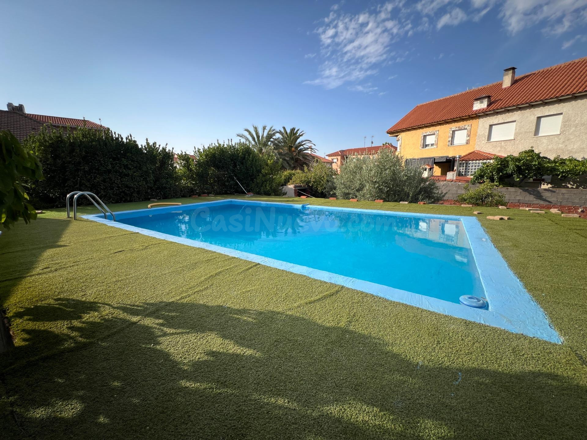 Chalet independiente con parcela de 2.263 m2 segregable