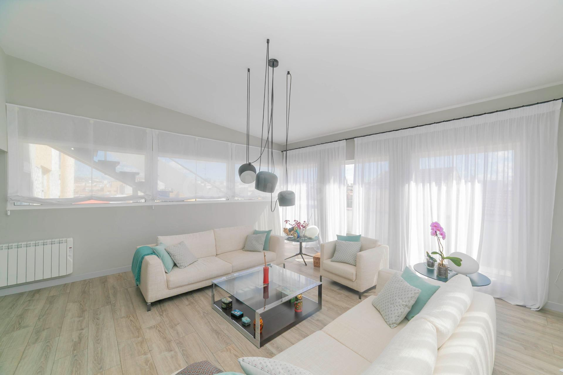 Ático dúplex exclusivo con terraza 360º en Chamberí — lujo, privacidad y vistas únicas en Madrid - foto 2
