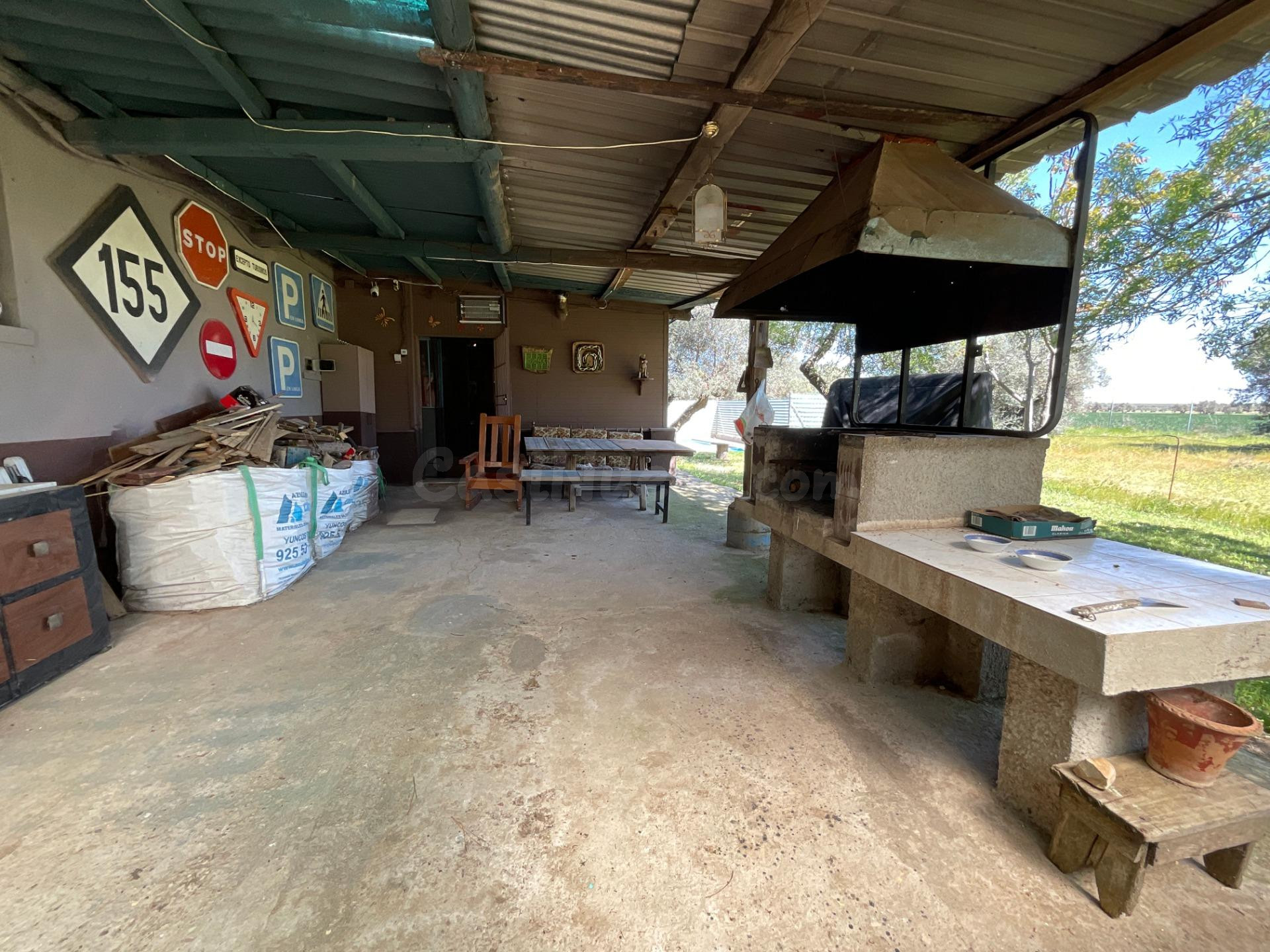 FINCA RUSTICA 8000 M2 CON CASA Y GARAJE