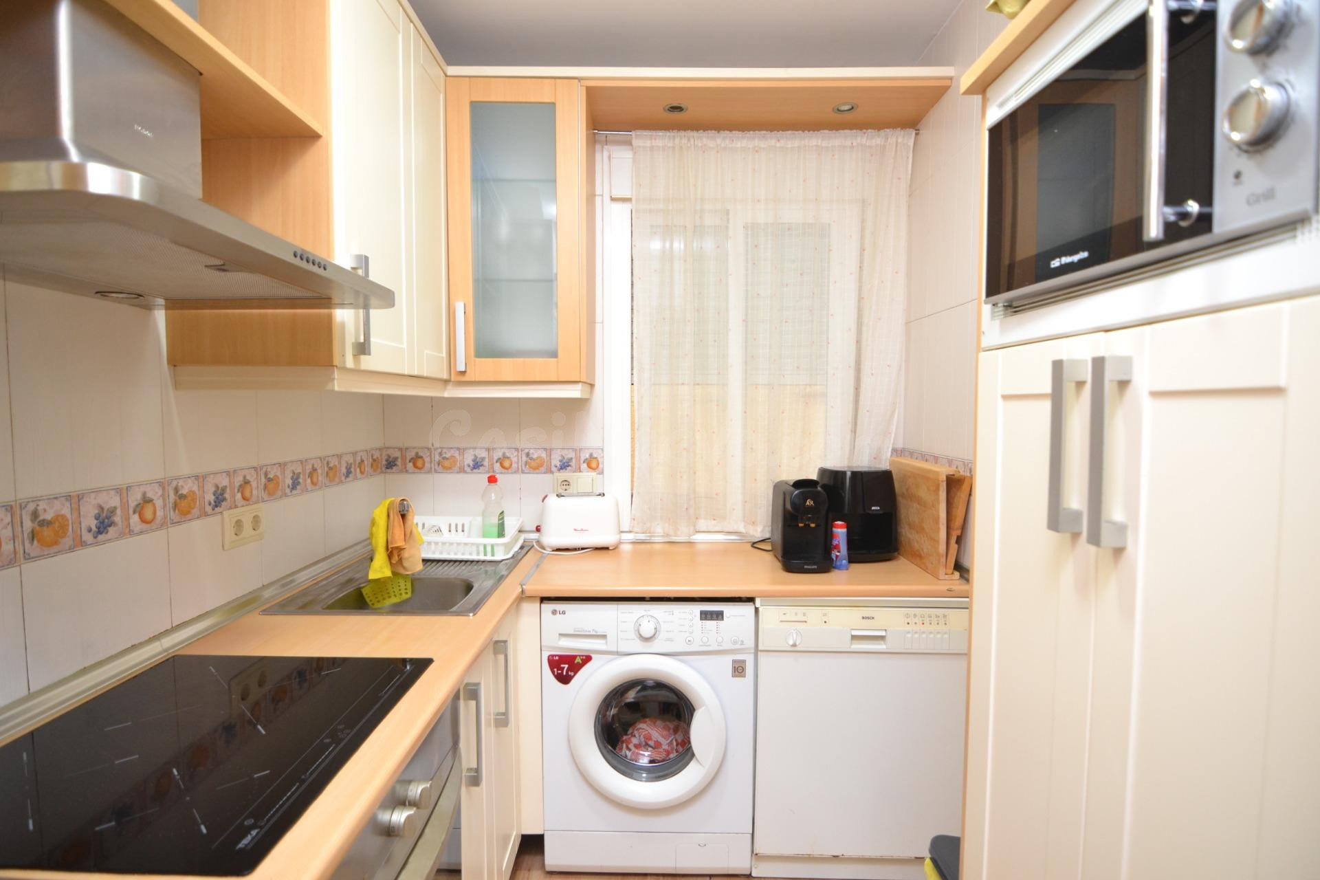 Alquiler habitación en calle Hilarión eslava - foto 2