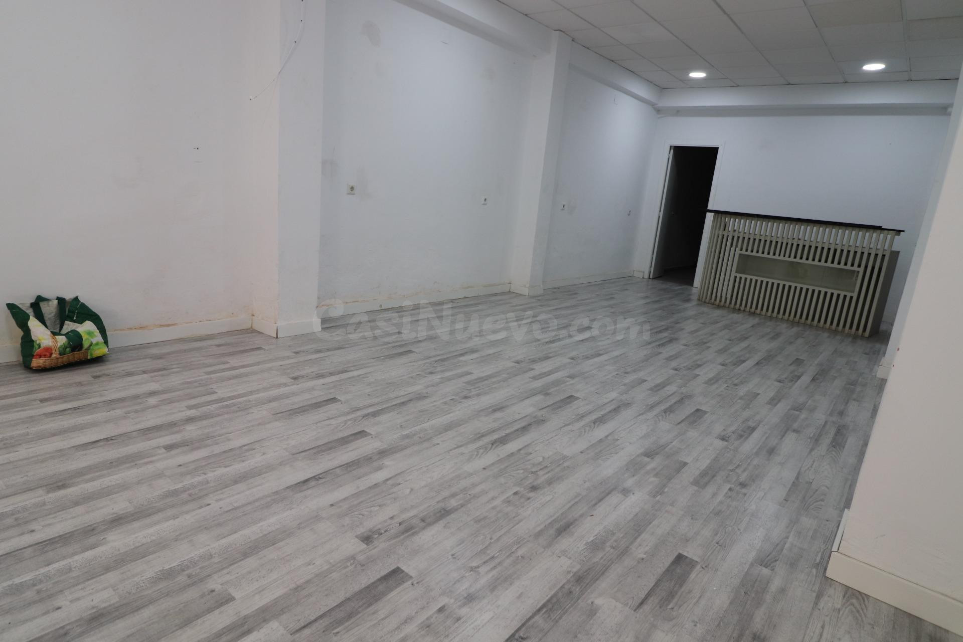 LOCAL COMERCIAL EN ALQUILER EN CALZADA DE CASTRO - foto 2