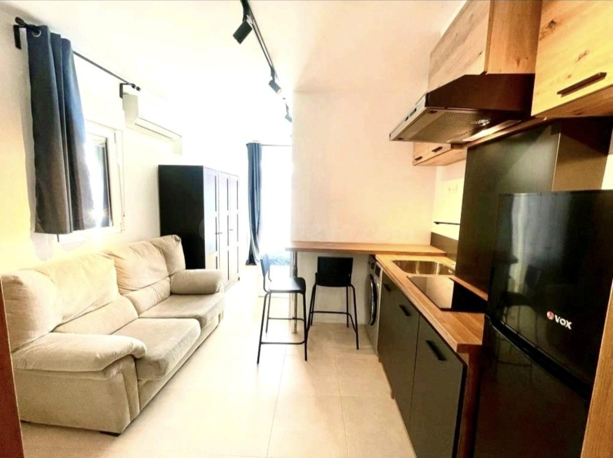 VIVIENDA EN CASARRUBIOS DEL MONTE