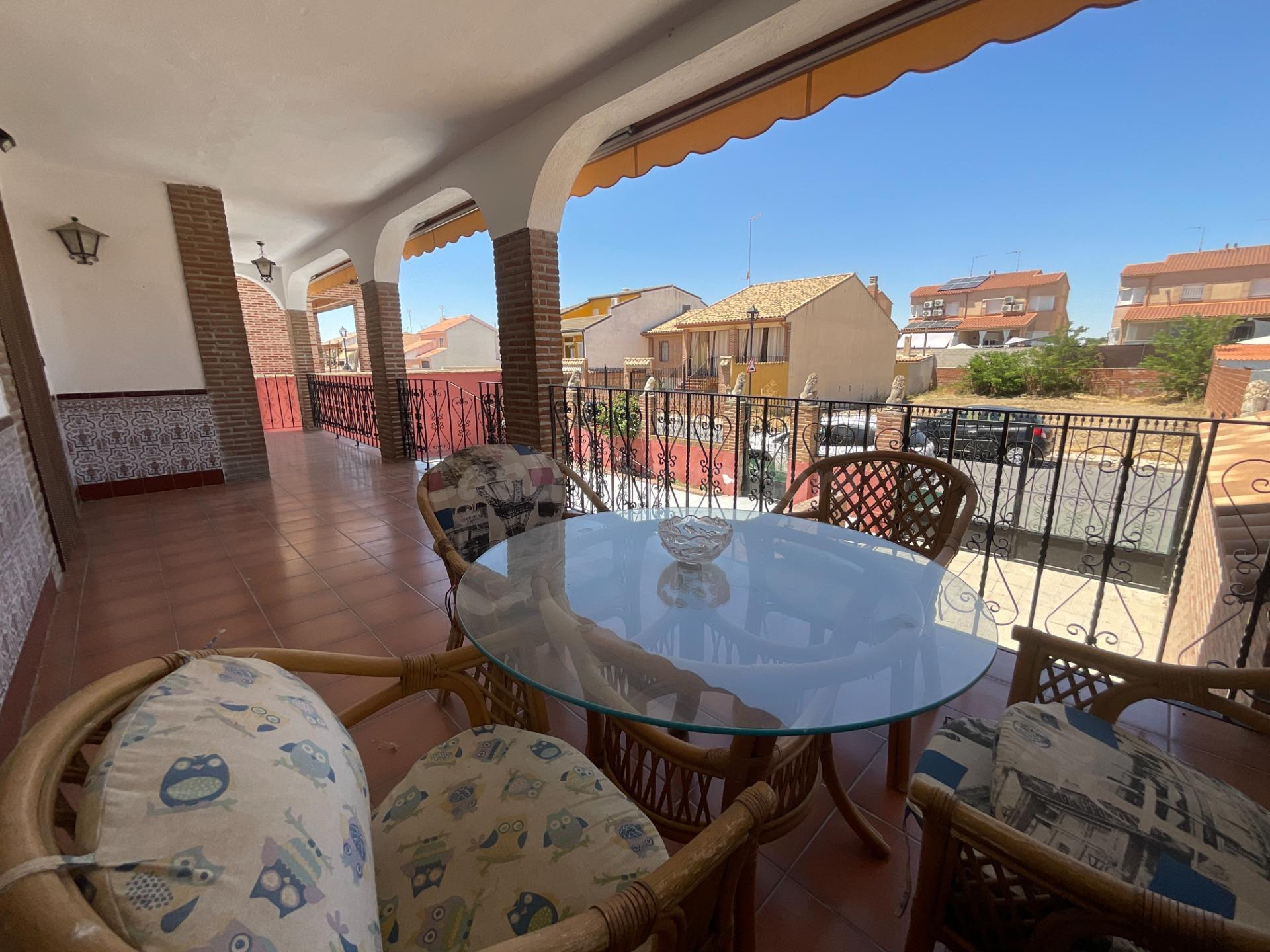 ¡Casa en Villaluenga de la Sagra por solo €379,000! ✨ - foto 2