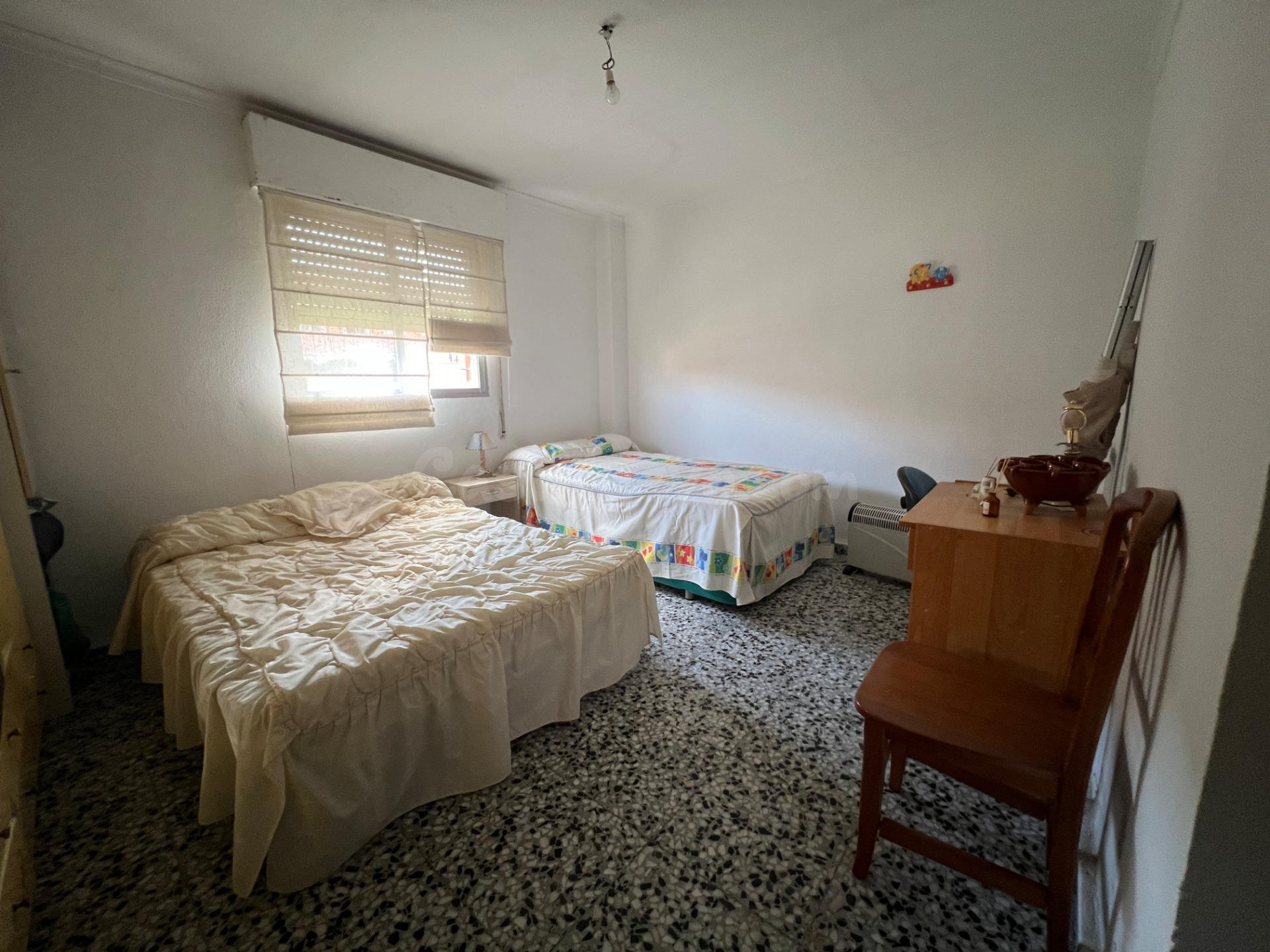 Chalet independiente con parcela de 1.137 m2 - foto 4