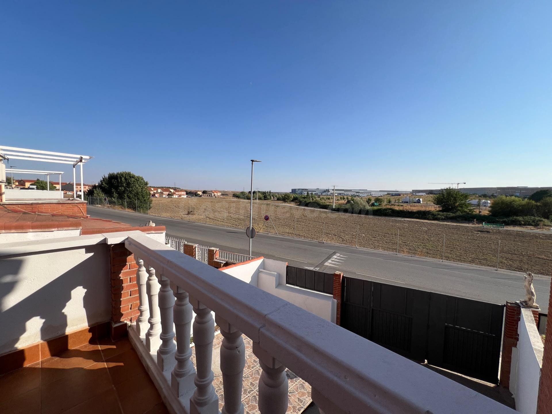 PRECIOSO CHALET EN VENTA EN ILLESCAS - foto 3