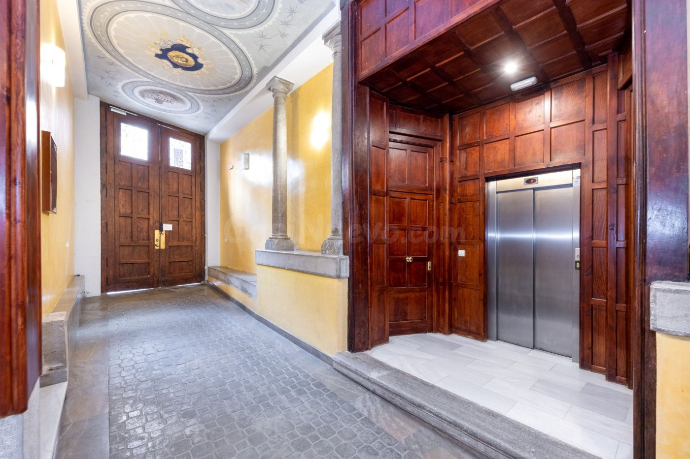LOCAL EN VENTA JUNTO PLAZA ISABEL LA CATÓLICA - foto 4