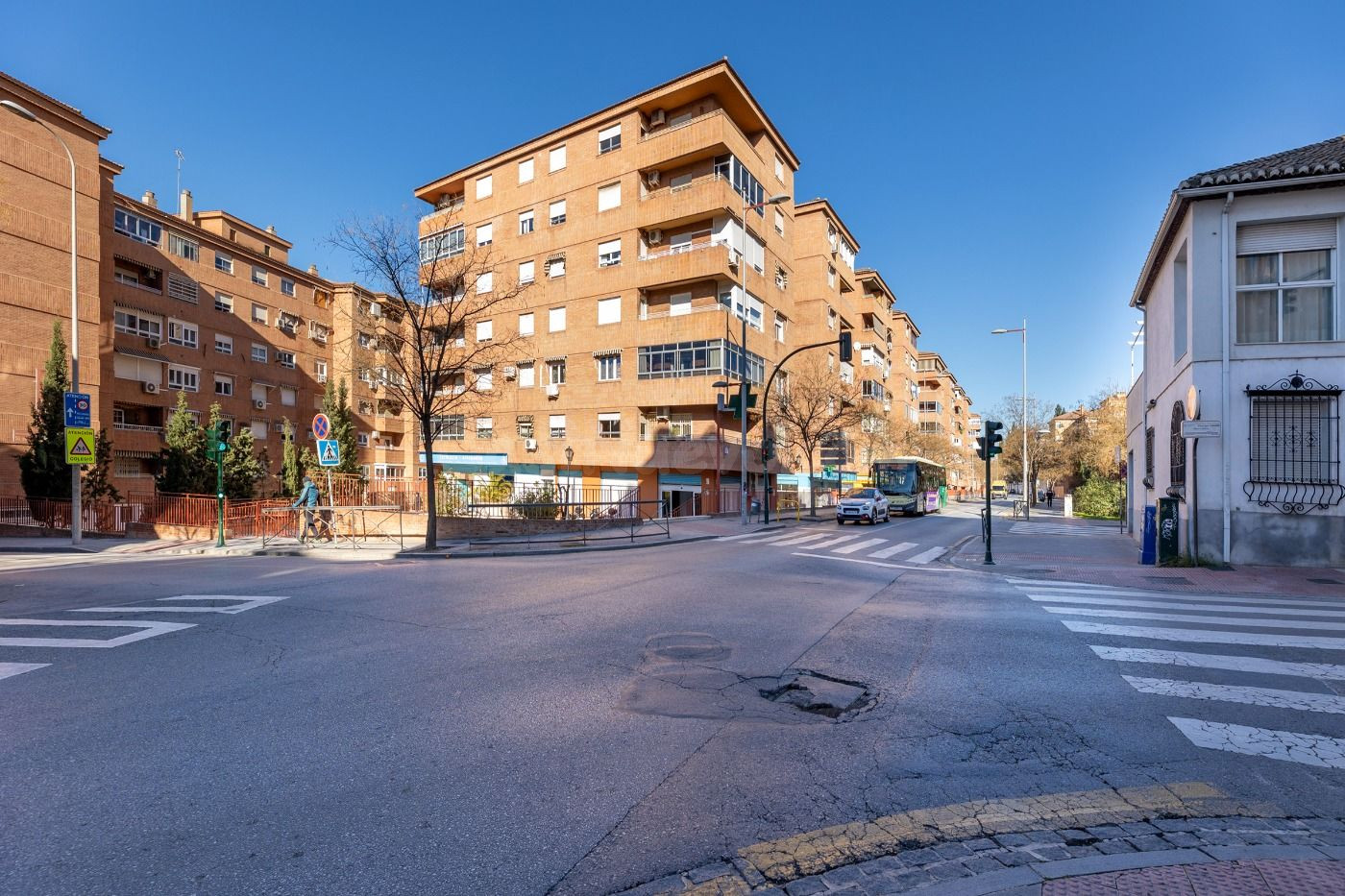 Amplio local comercial