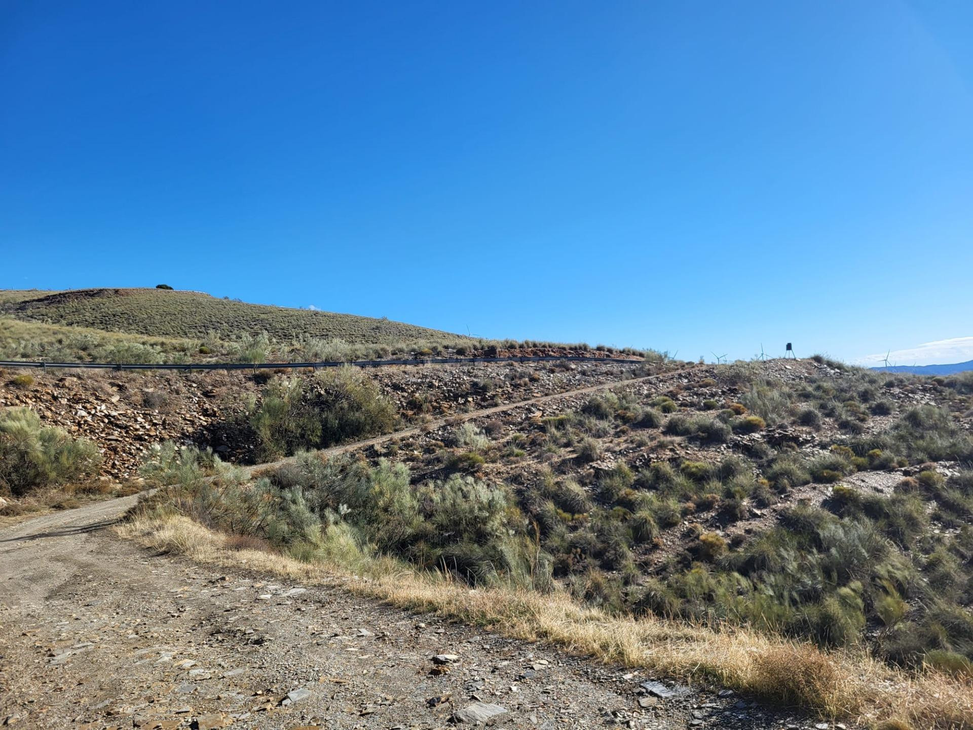 SE VENDE FINCA CON CASA EN ABLA Y ESCULLAR - foto 2