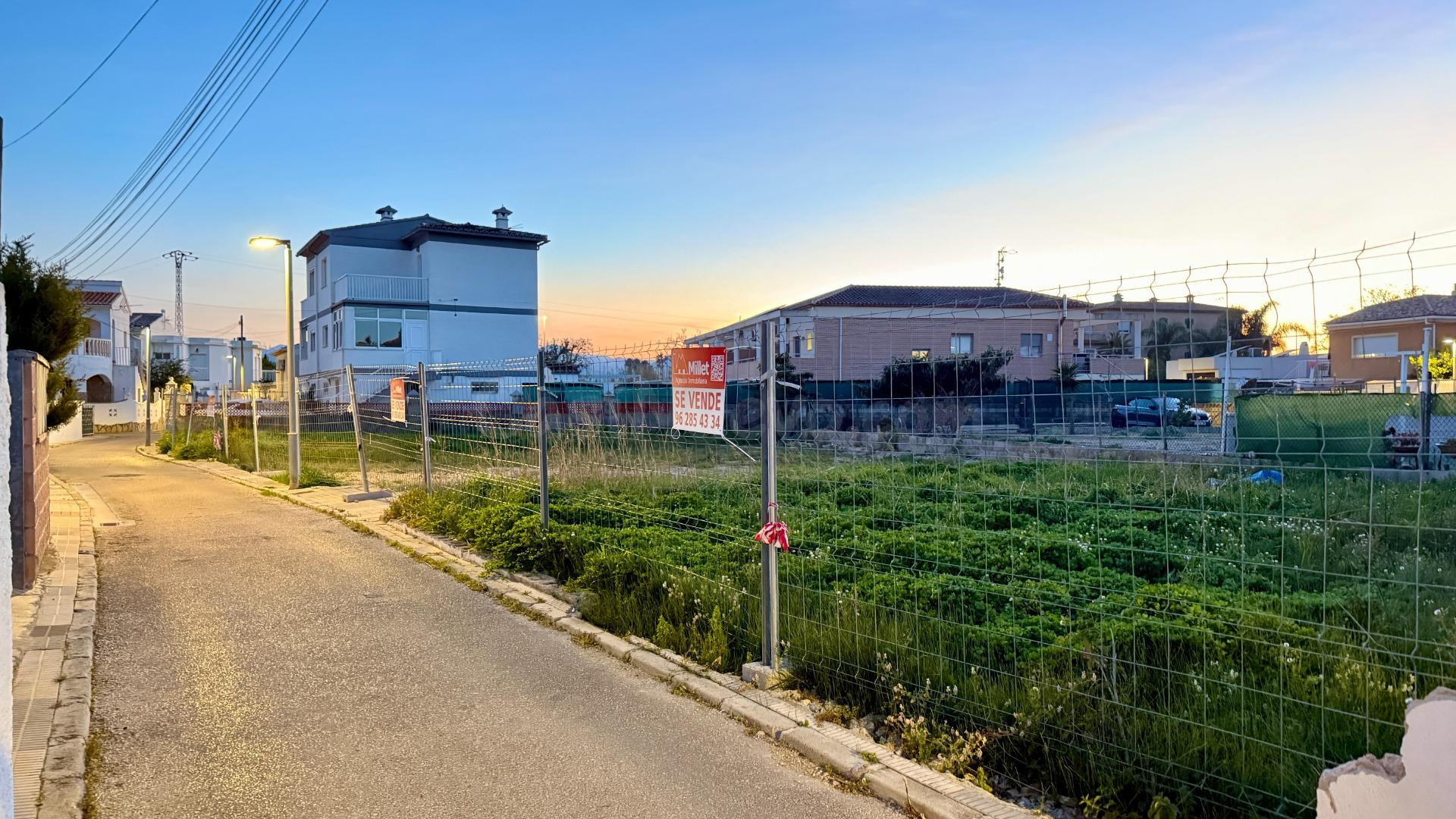 Solar en Oliva Playa – Zona Kiko – 619 m2 – Proyecto aprobad - foto 4