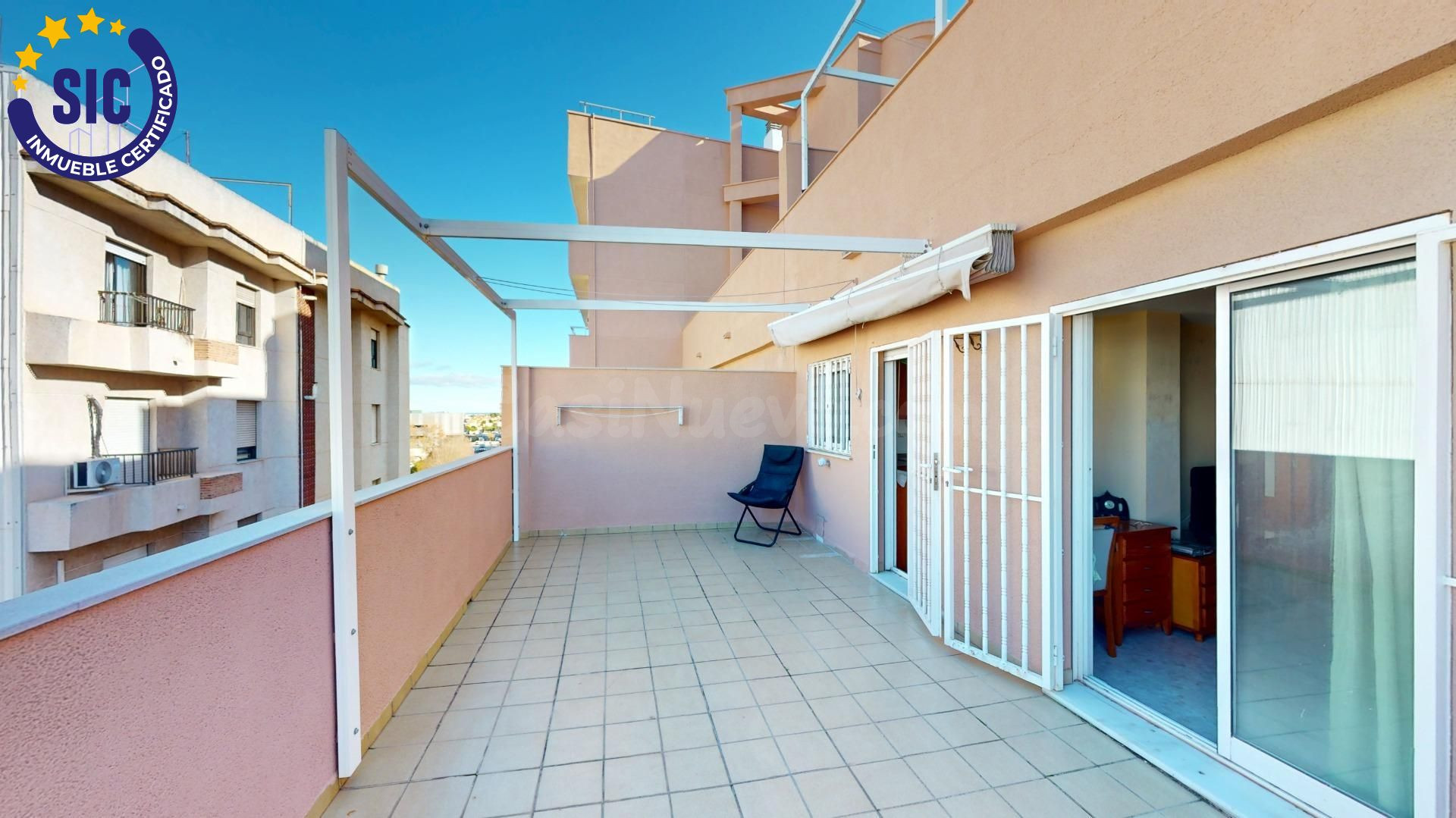 APARTAMENTO CON GRAN TERRAZA, GARAJE Y TRASTERO EN OLIVA