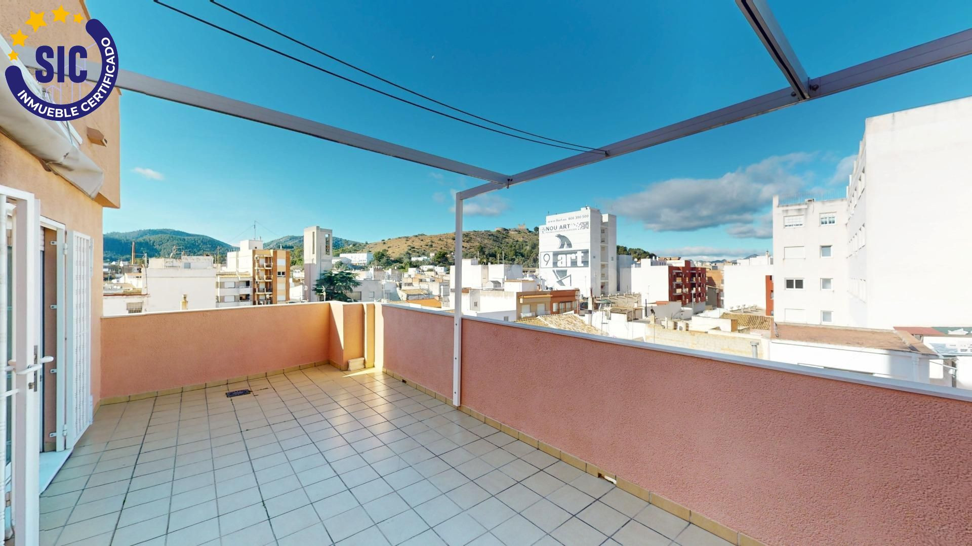 APARTAMENTO CON GRAN TERRAZA, GARAJE Y TRASTERO EN OLIVA - foto 3