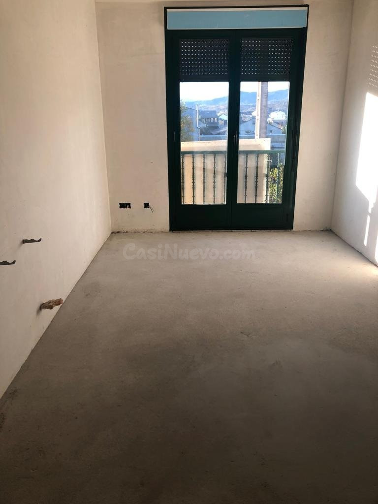 Pareado 4 habitaciones 199m² en venta - Cacabelos - foto 3