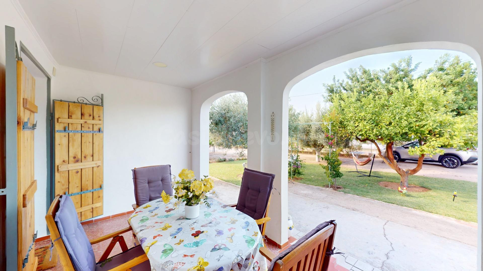 Encantador chalet con gran parcela en Oliva Playa, zona Gorg - foto 2