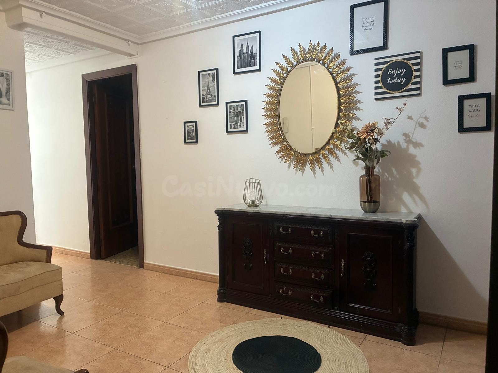 Amplio Piso Amueblado Ideal para Estudiantes Cerca de la Uni