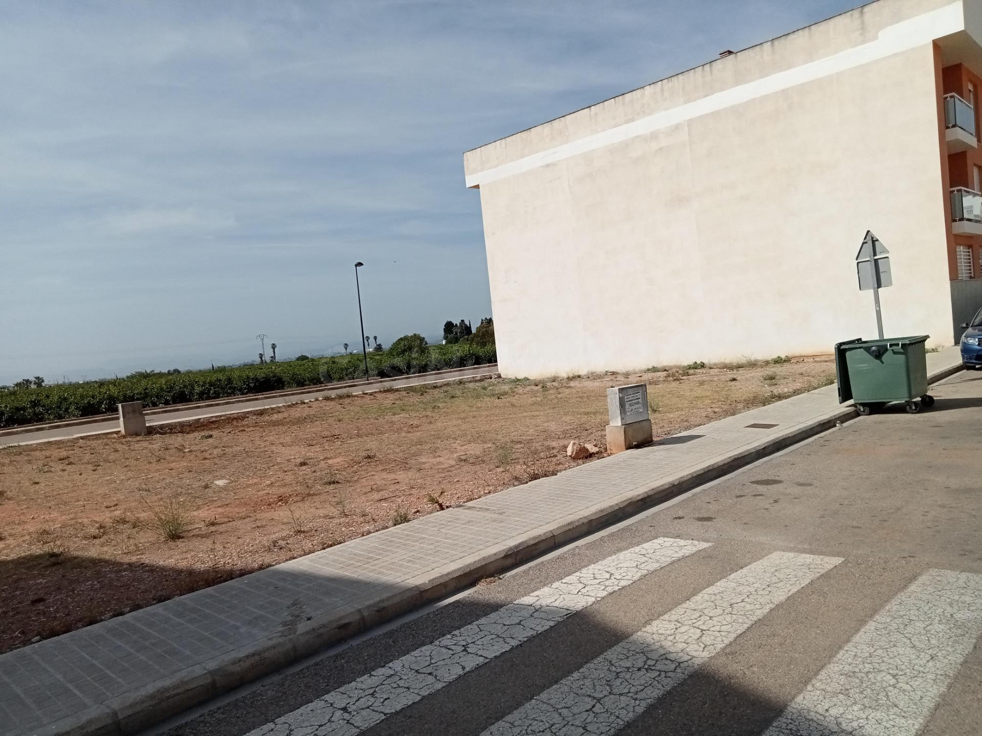 DOS PARCELAS URBANAS EN VENTA, 75.000€, EN ZONA RESIDENCIAL 