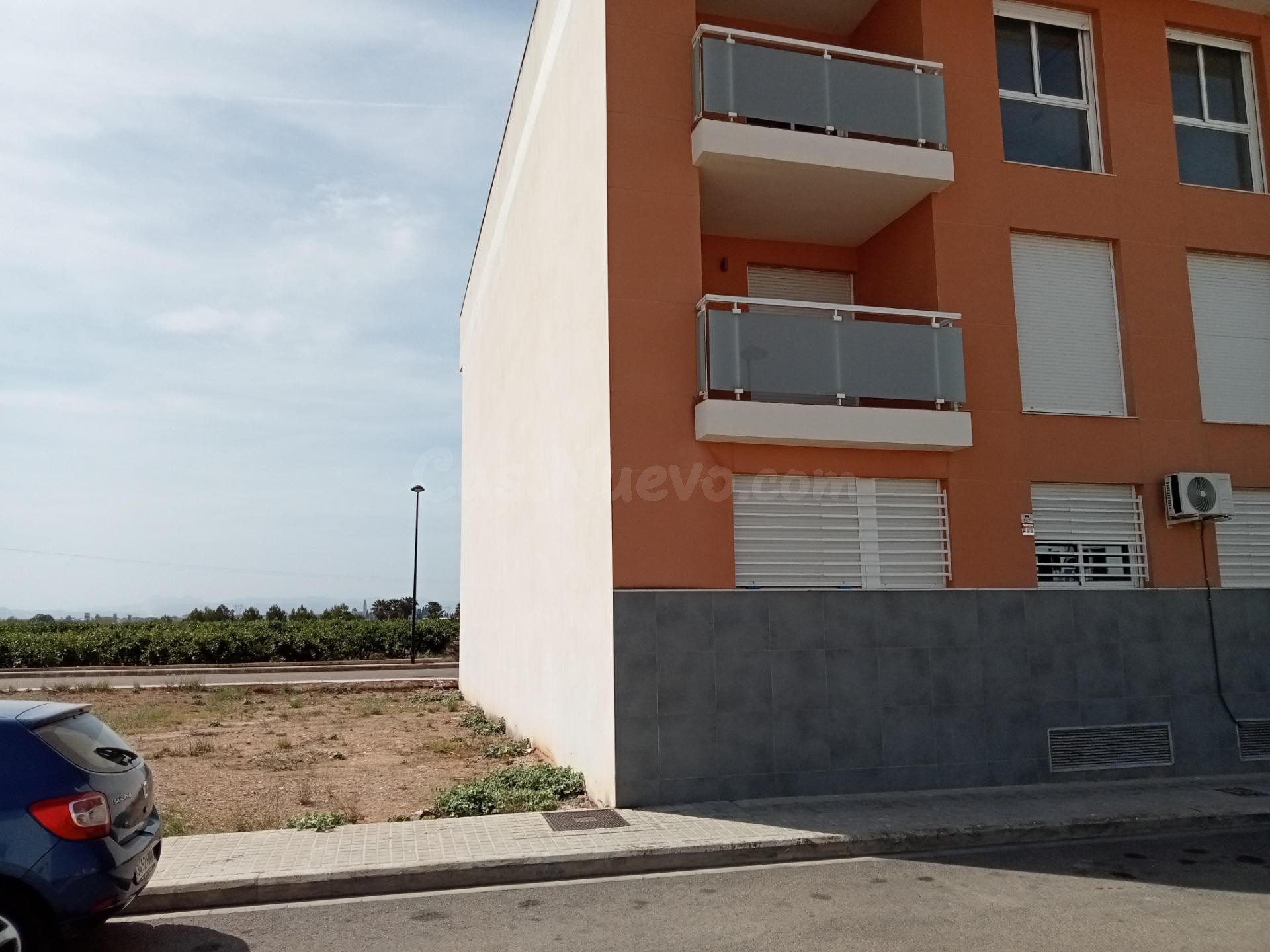 DOS PARCELAS URBANAS EN VENTA, 75.000€, EN ZONA RESIDENCIAL  - foto 2