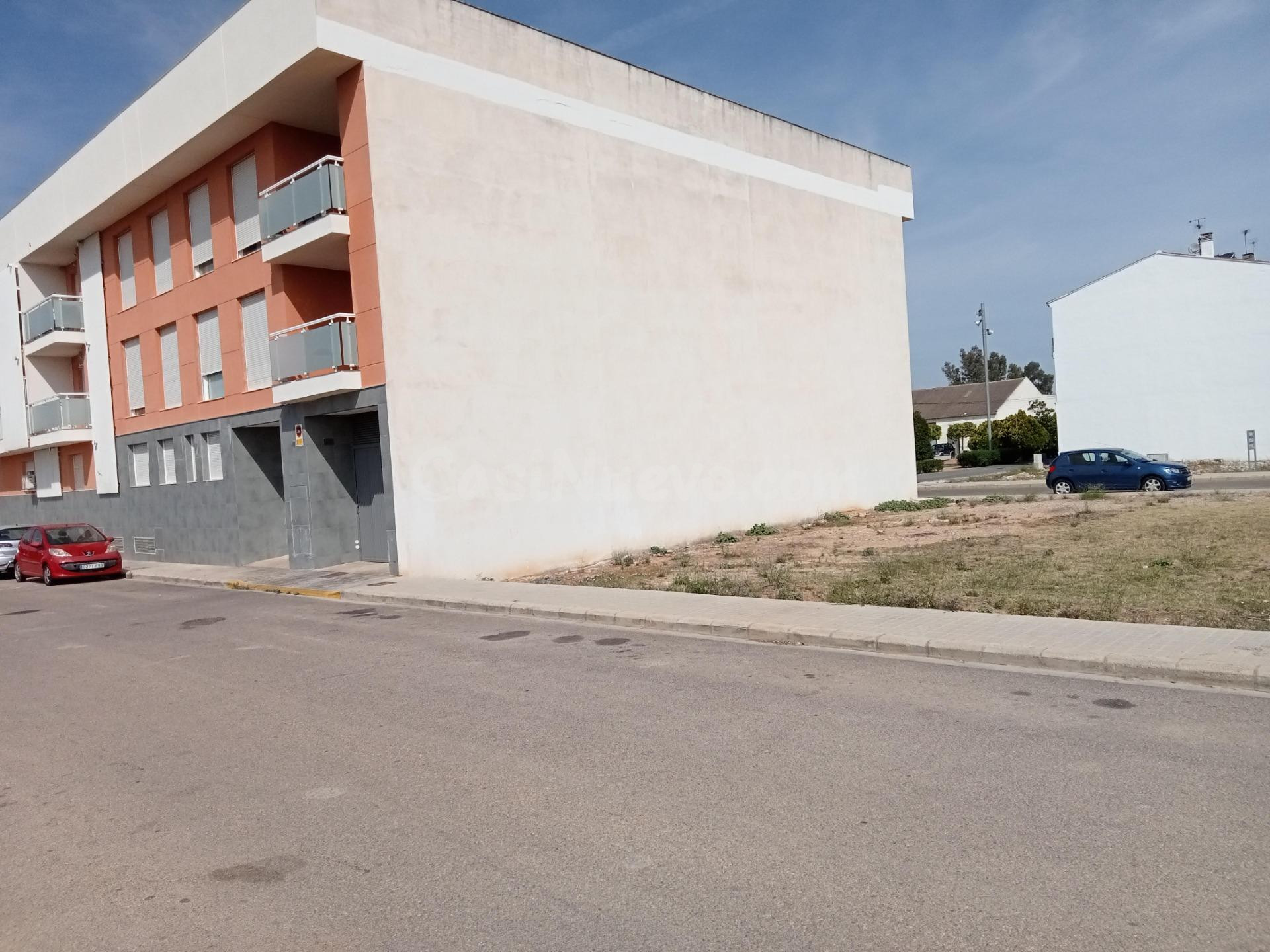 DOS PARCELAS URBANAS EN VENTA, 75.000€, EN ZONA RESIDENCIAL  - foto 3