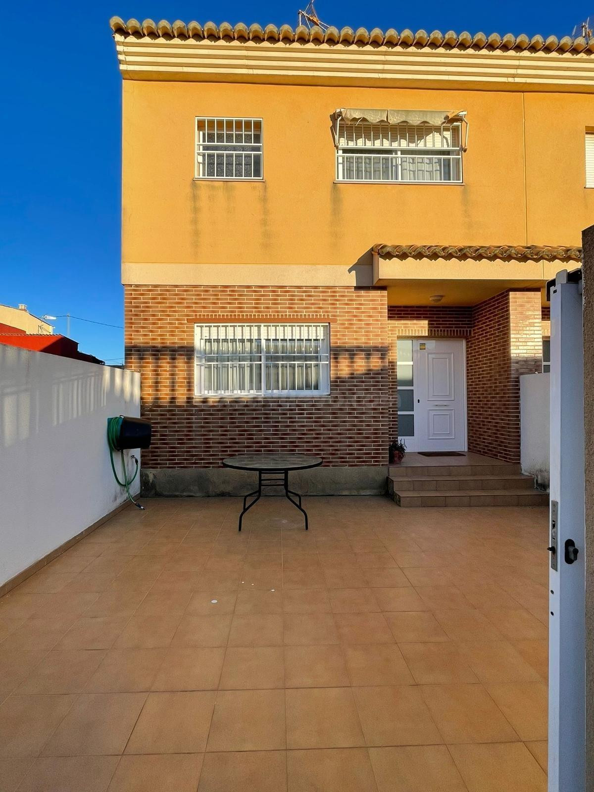 ALQUILER DE UNIFAMILIAR ADOSADO EN CULLERA - foto 4