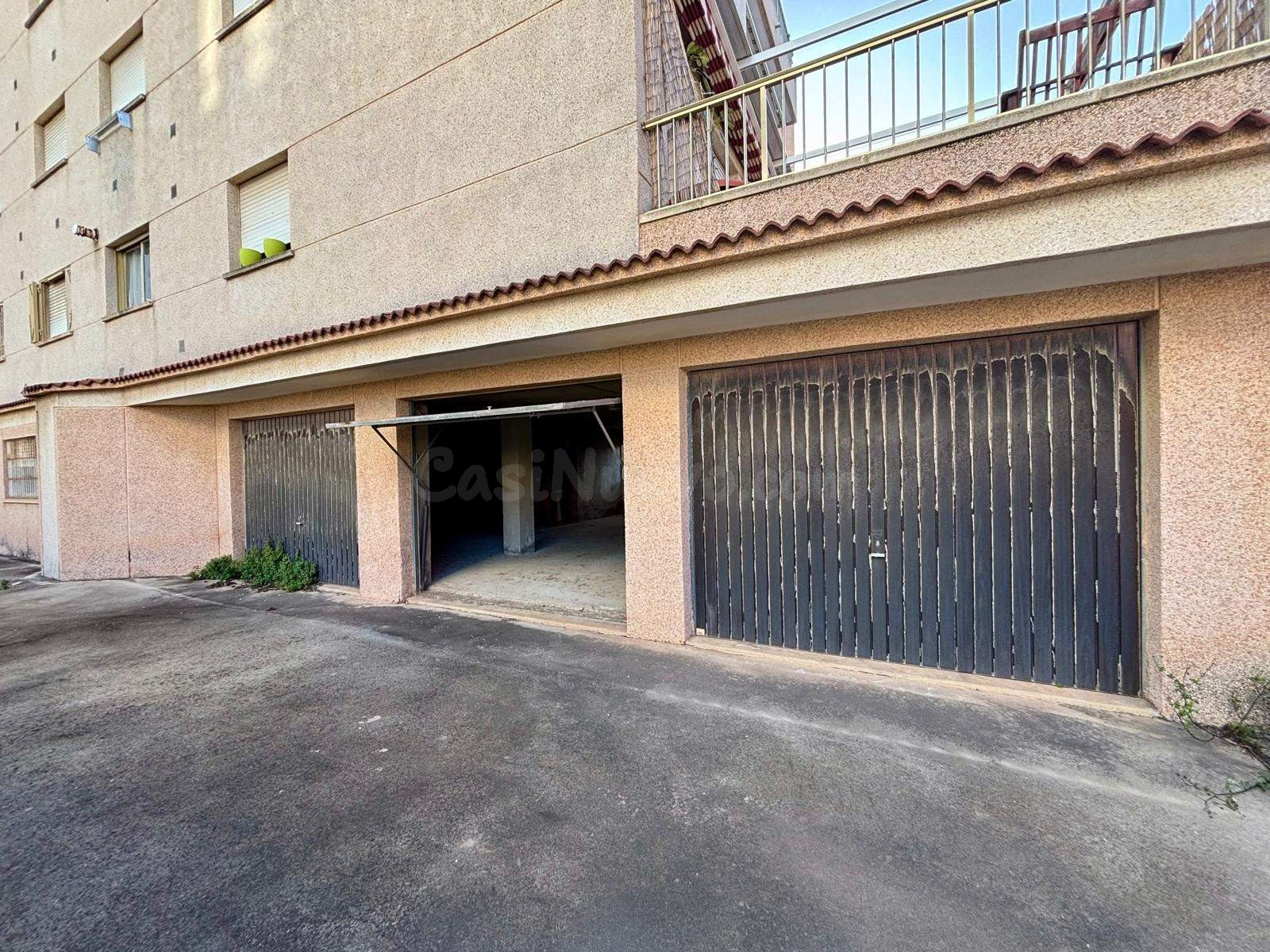 Local comercial y garaje en playa de Gandia calle Camp de Mo - foto 4