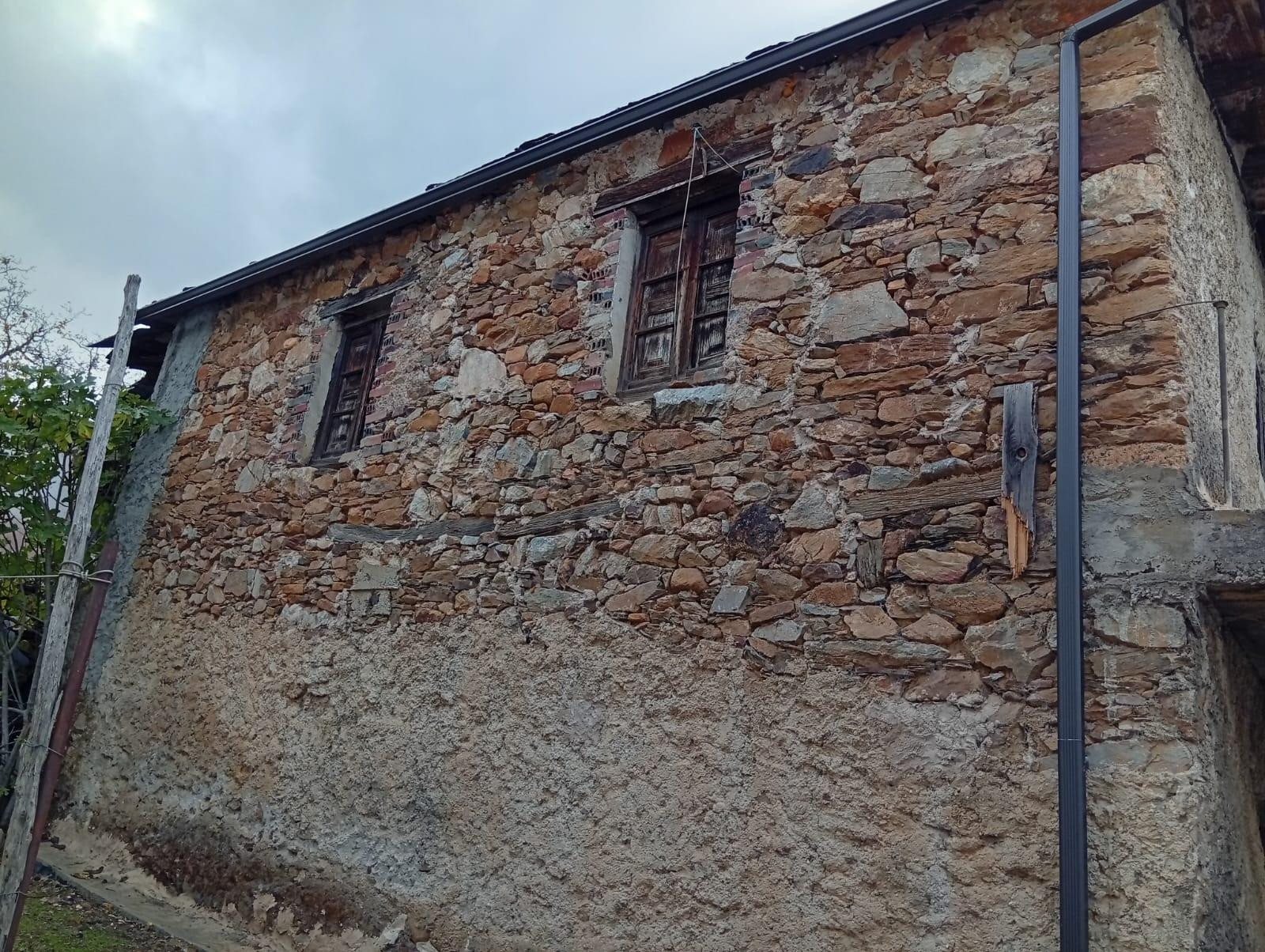Casa 72m² en venta - Borrenes - foto 2