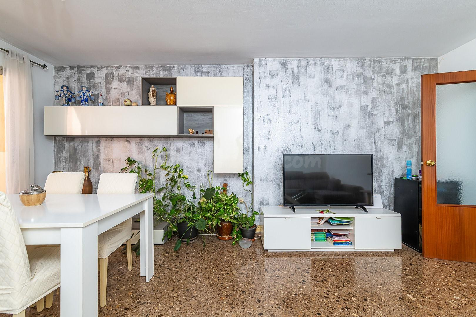VENTA DE PISO EN CIUTAT FALLERA - foto 4