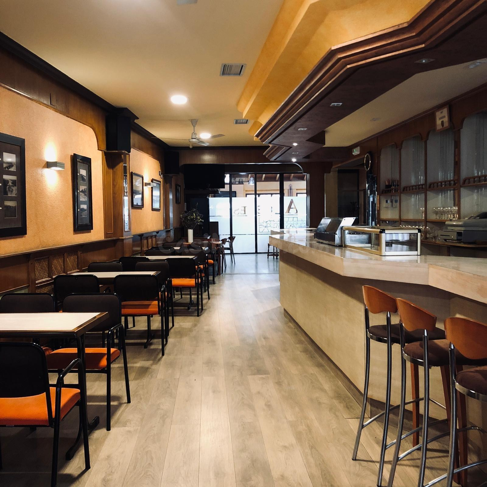 Restaurante Cafetería con Dos Viviendas para Explotar como Alojamiento en Pleno Camino de Santiago - foto 5