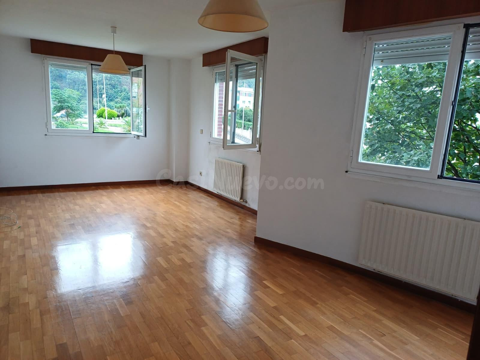 ESTUPENDO PISO EN ALQUILER EN EL ALISAL - foto 3