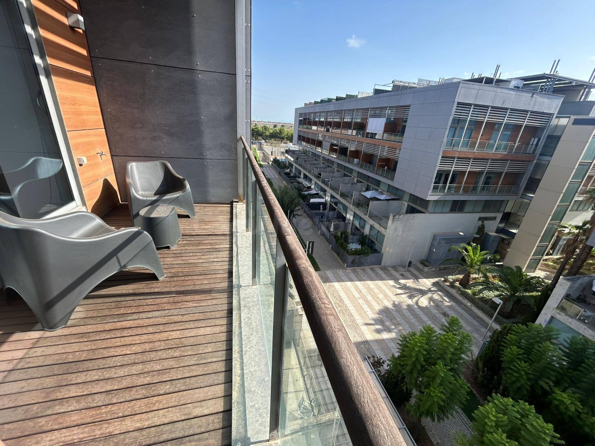 LOFT-ÁTICO CON TERRAZA PRIVADA, PISCINA Y GARAJE EN ROS CASA - foto 3