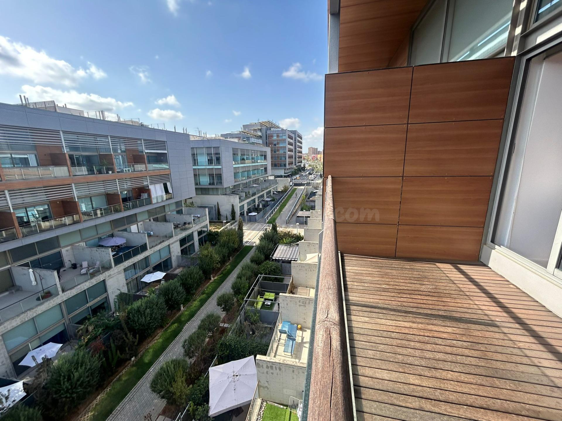LOFT-ÁTICO CON TERRAZA PRIVADA, PISCINA Y GARAJE EN ROS CASA - foto 5