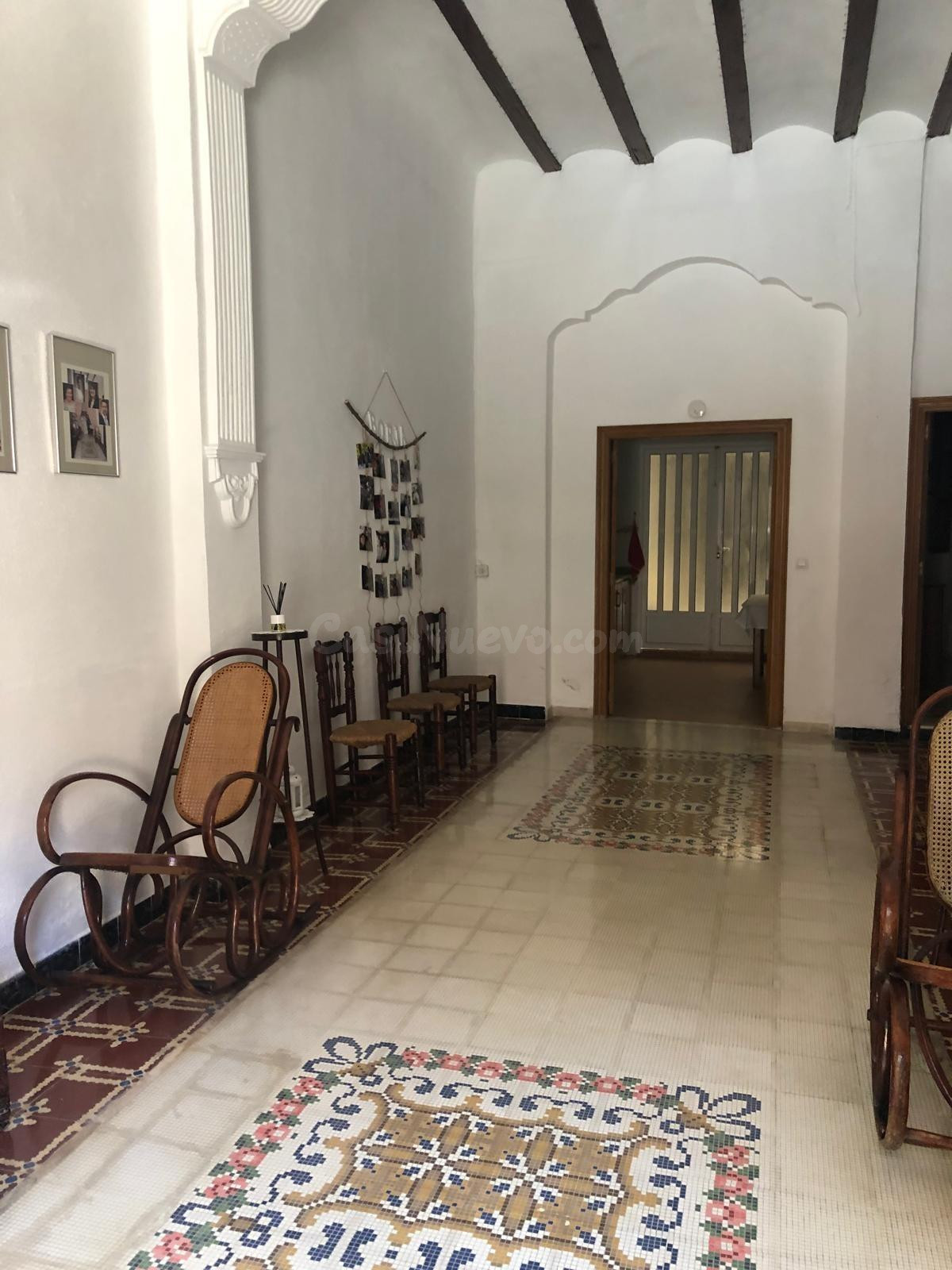 Casa típica valenciana de 232 m2 con patio, terraza y dos pl - foto 2