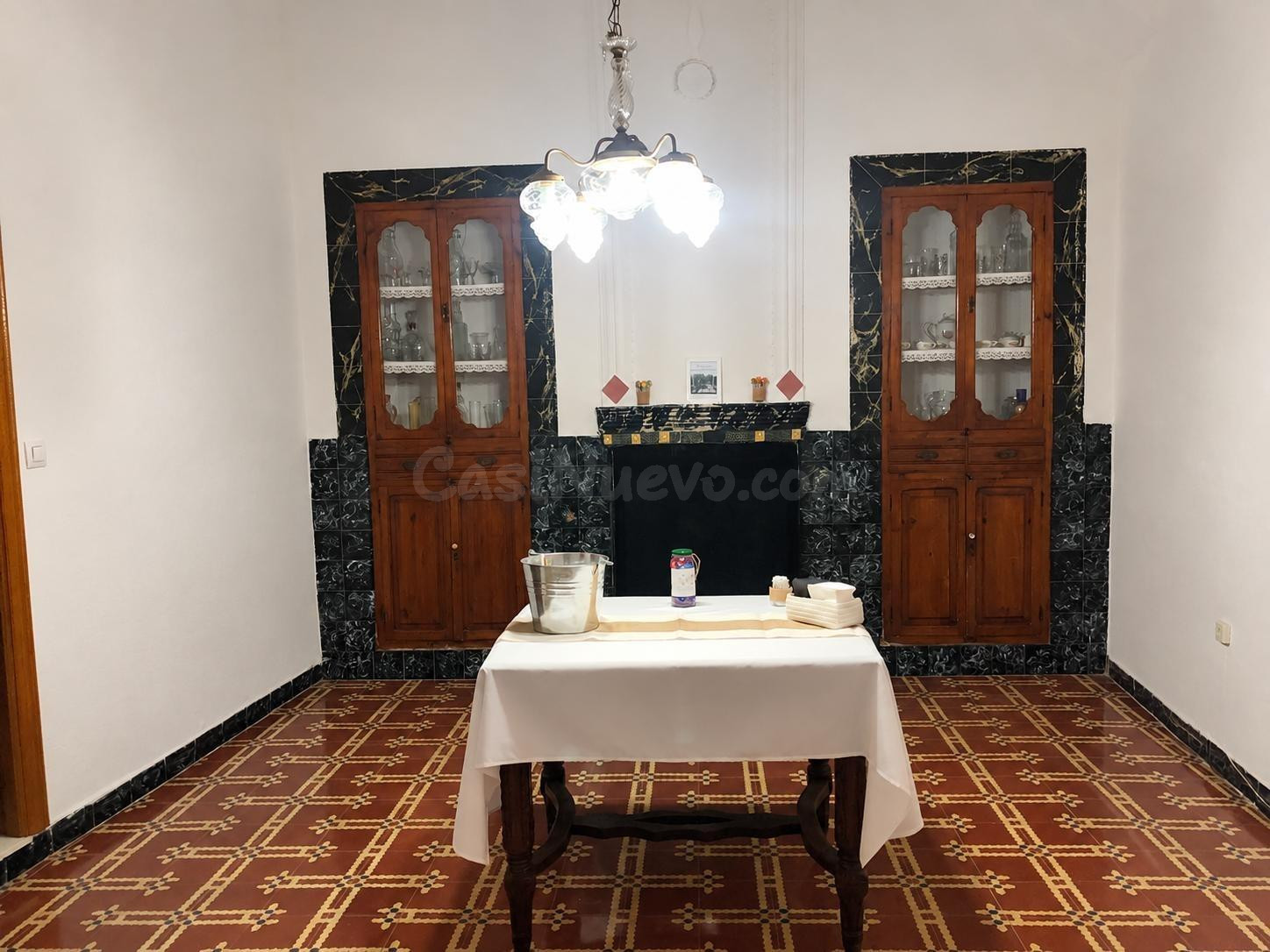 Casa típica valenciana de 232 m2 con patio, terraza y dos pl - foto 4