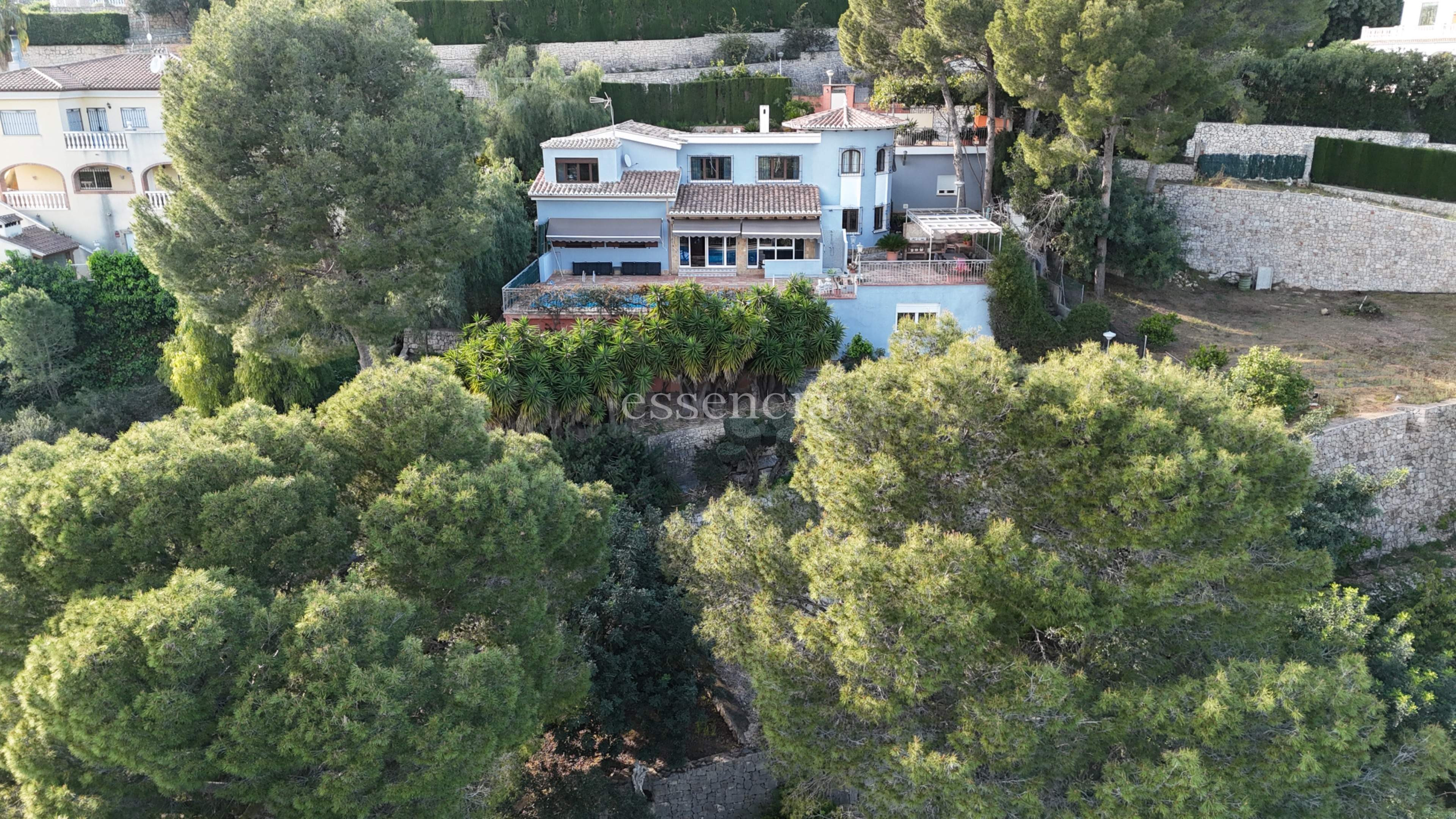 Chalet con 2.300 metros de parcela - foto 4