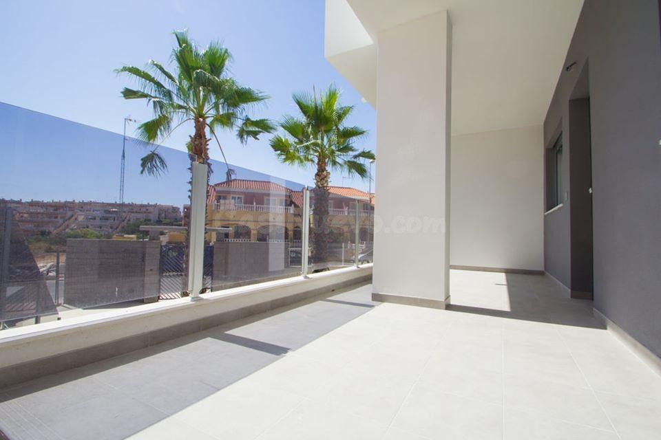 PLANTA BAJA EN VENTA LAS FILIPINAS-ORIHUELA - foto 2