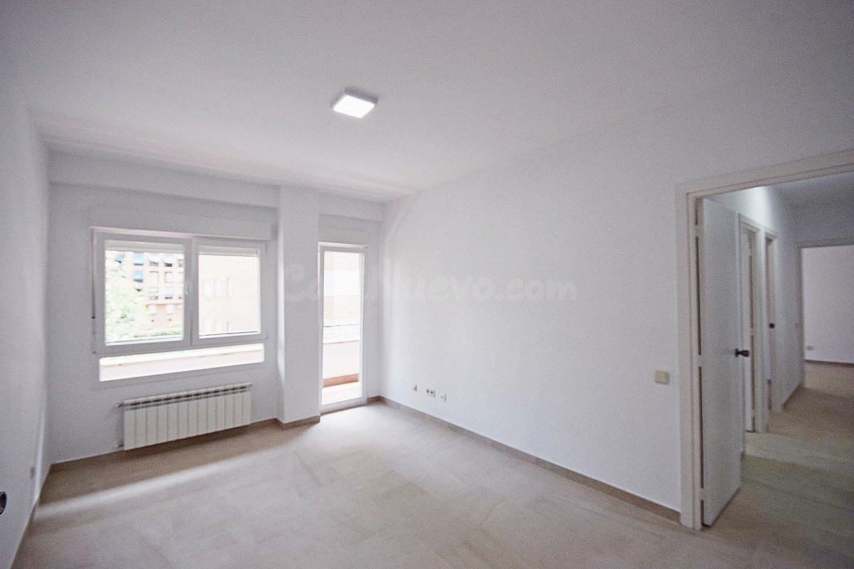 GRAN PISO EXTERIOR REFORMADO, C. NUMANCIA - foto 3