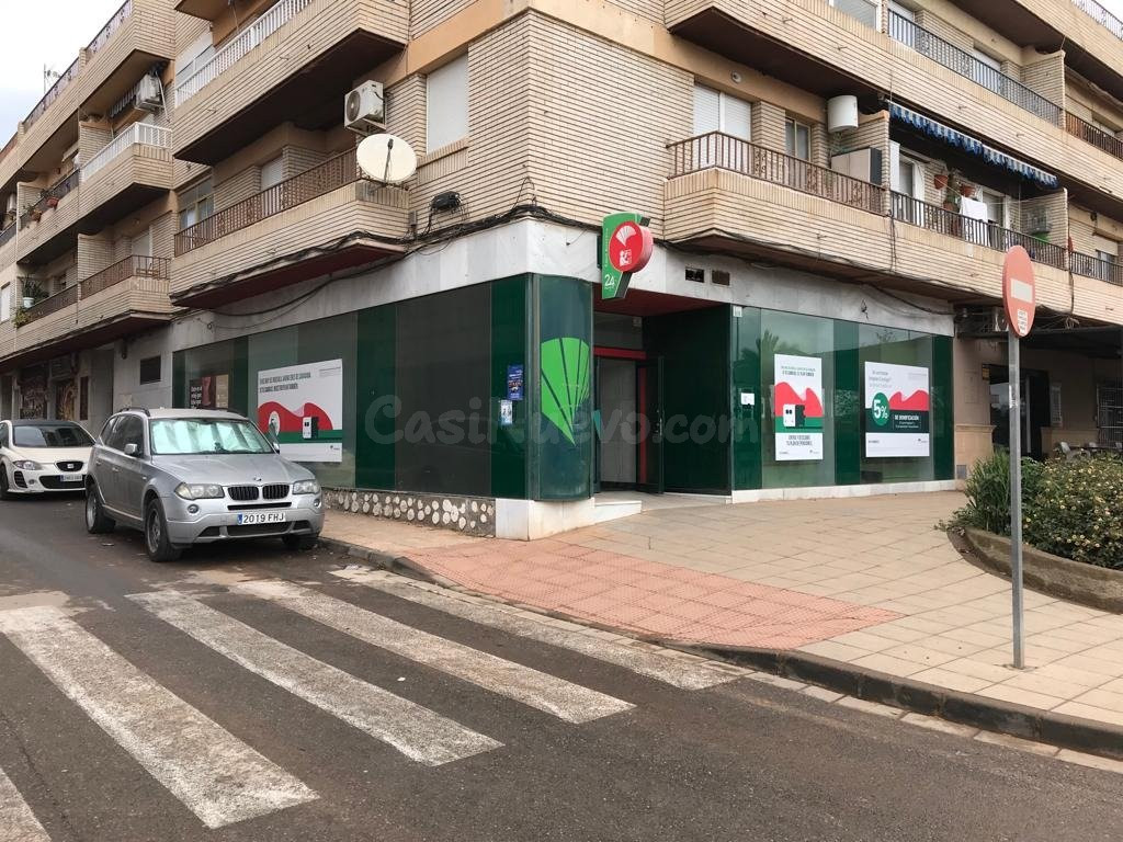 LOCAL COMERCIAL A PIE DE BULEVAR (LA GANGOSA) - foto 2