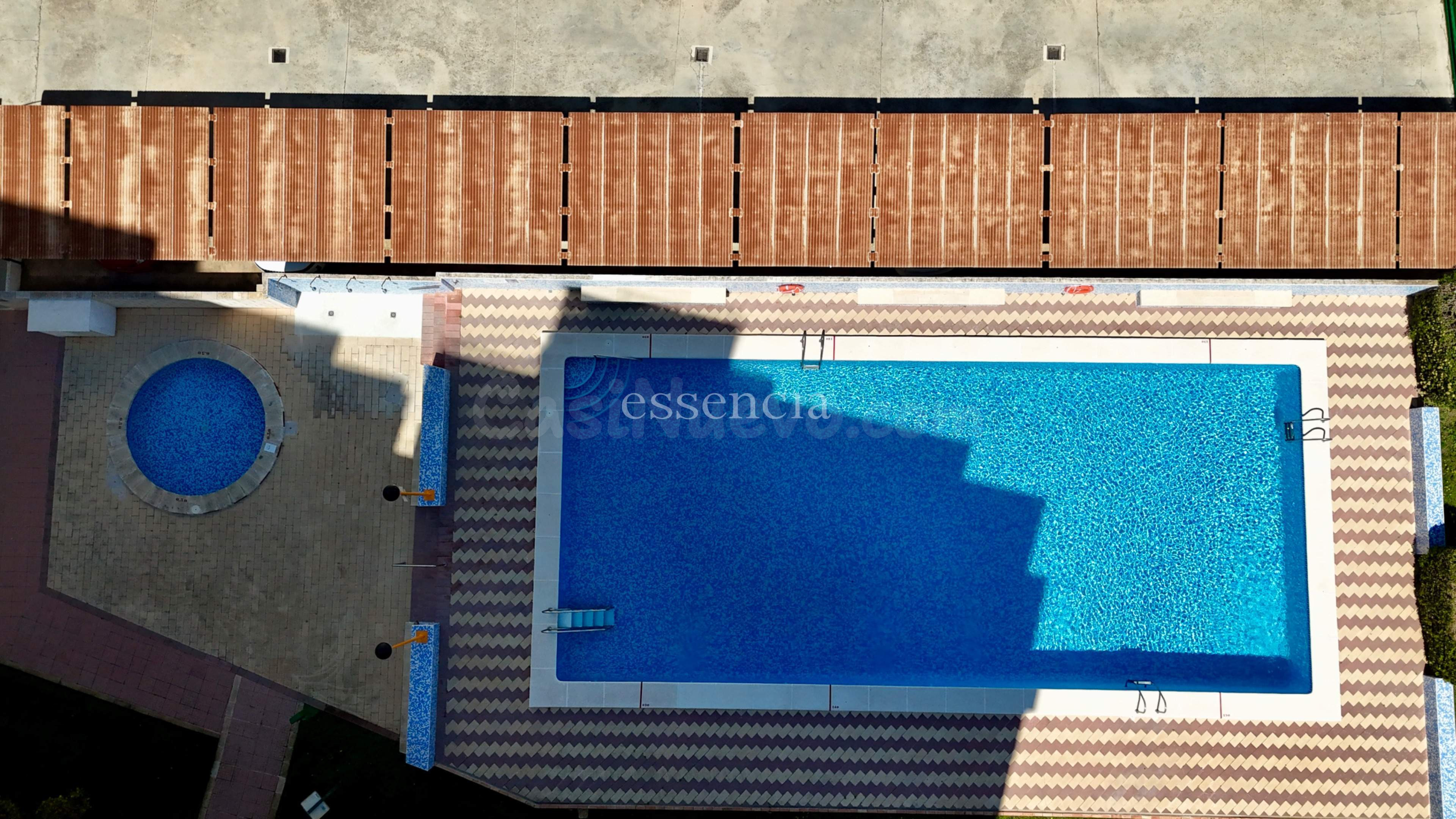 ÁTICO DÚPLEX ESPECTACULAR CON GRAN TERRAZA DE APROX. 100 M2  - foto 4