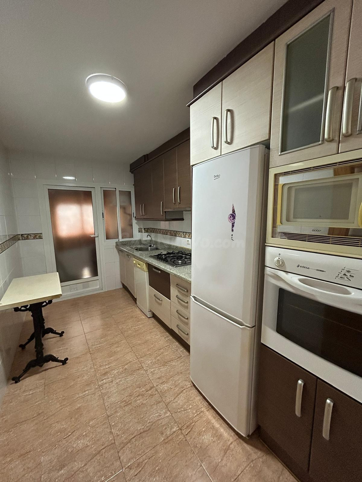 Amplio y Luminoso Piso en El Parador por solo €700 al mes - foto 2