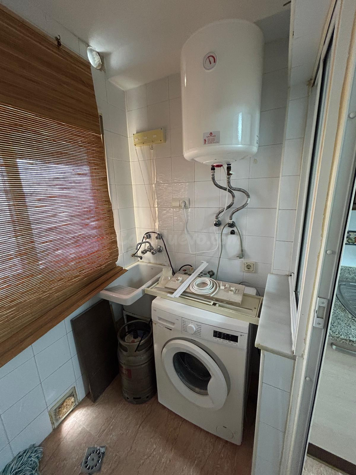 Amplio y Luminoso Piso en El Parador por solo €700 al mes - foto 3