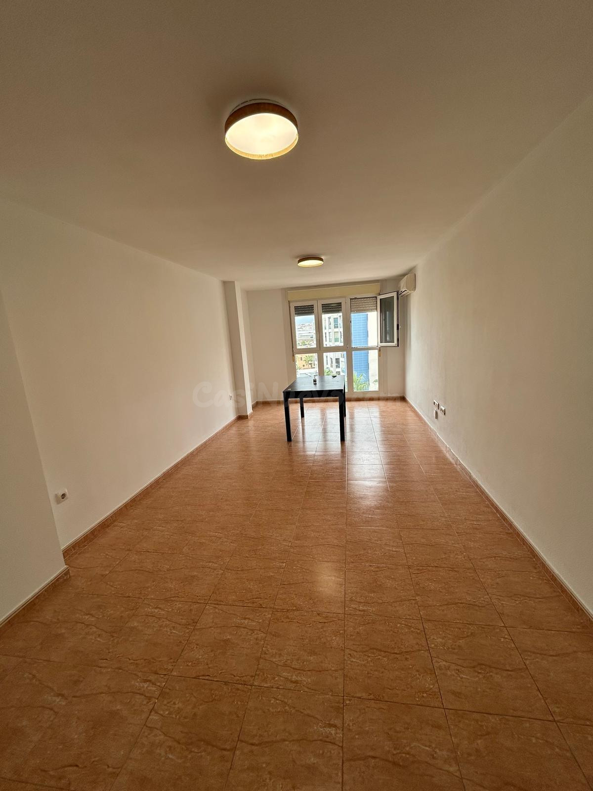 Amplio y Luminoso Piso en El Parador por solo €700 al mes - foto 5